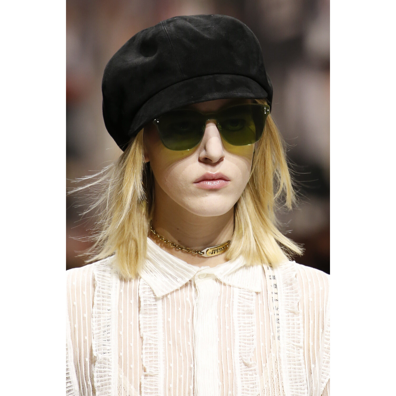 Фото Details Christian Dior , Details Dior Fall 2018 Ready-to-Wear , Детали показа Кристиан Диор , Детали показа Диор осень зима 2018 , Fashion show , неделя моды в Париже , PFW , Мария Грация Кьюри , Mainstyles